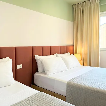 Cozy Nest Golem- 1 Min From The