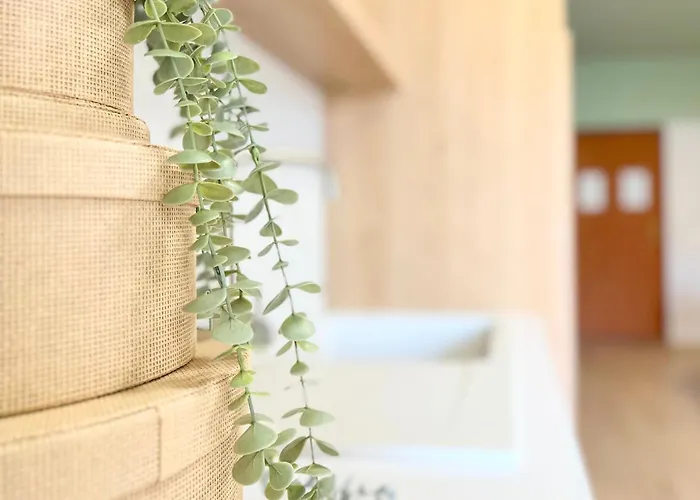 Cozy Nest Golem- 1 Min From The *