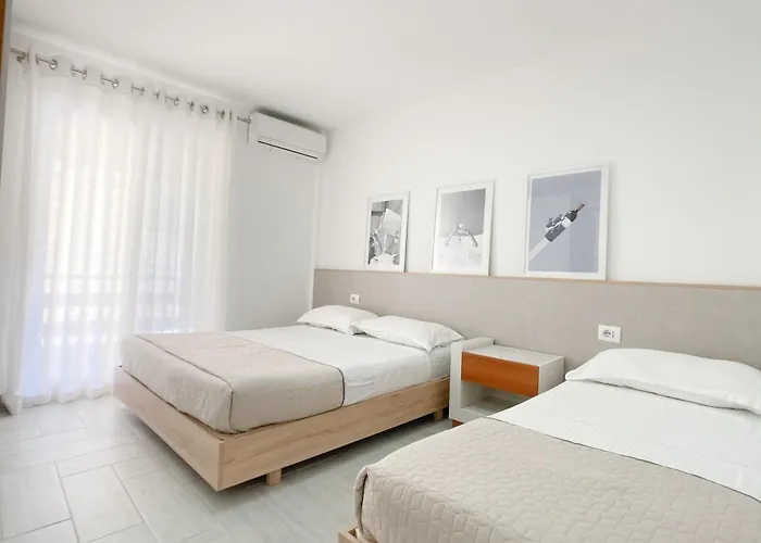 Cozy Nest Golem- 1 Min From The Apartamento