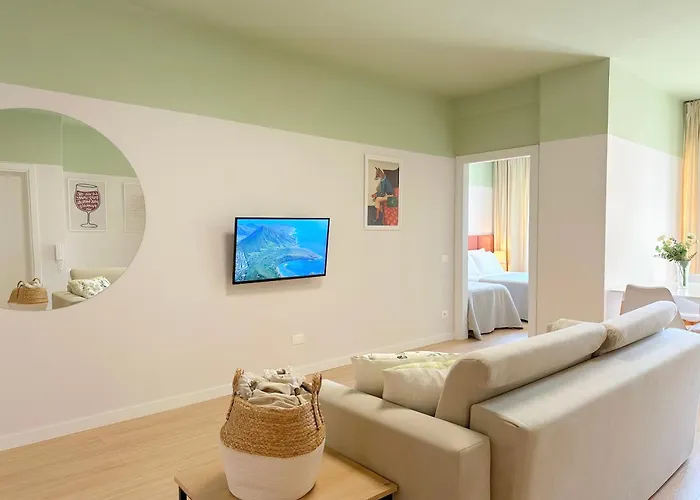 Cozy Nest Golem- 1 Min From The *